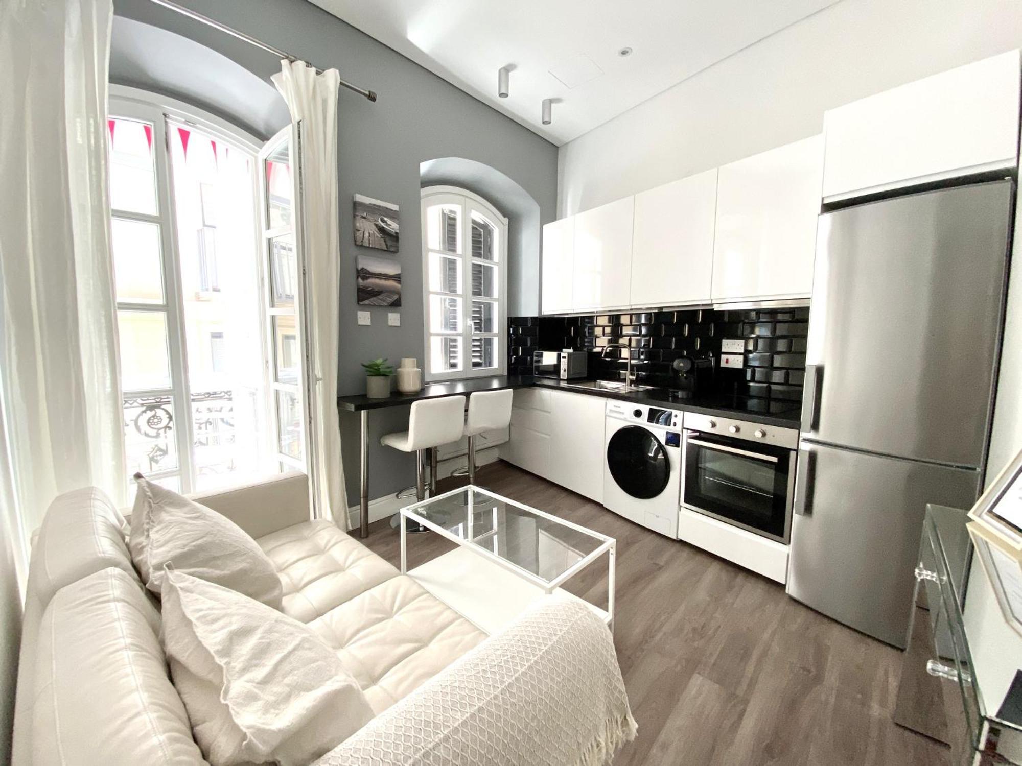 Fabulous City Centre Apartment - Grand Central House غيبرالتار المظهر الخارجي الصورة