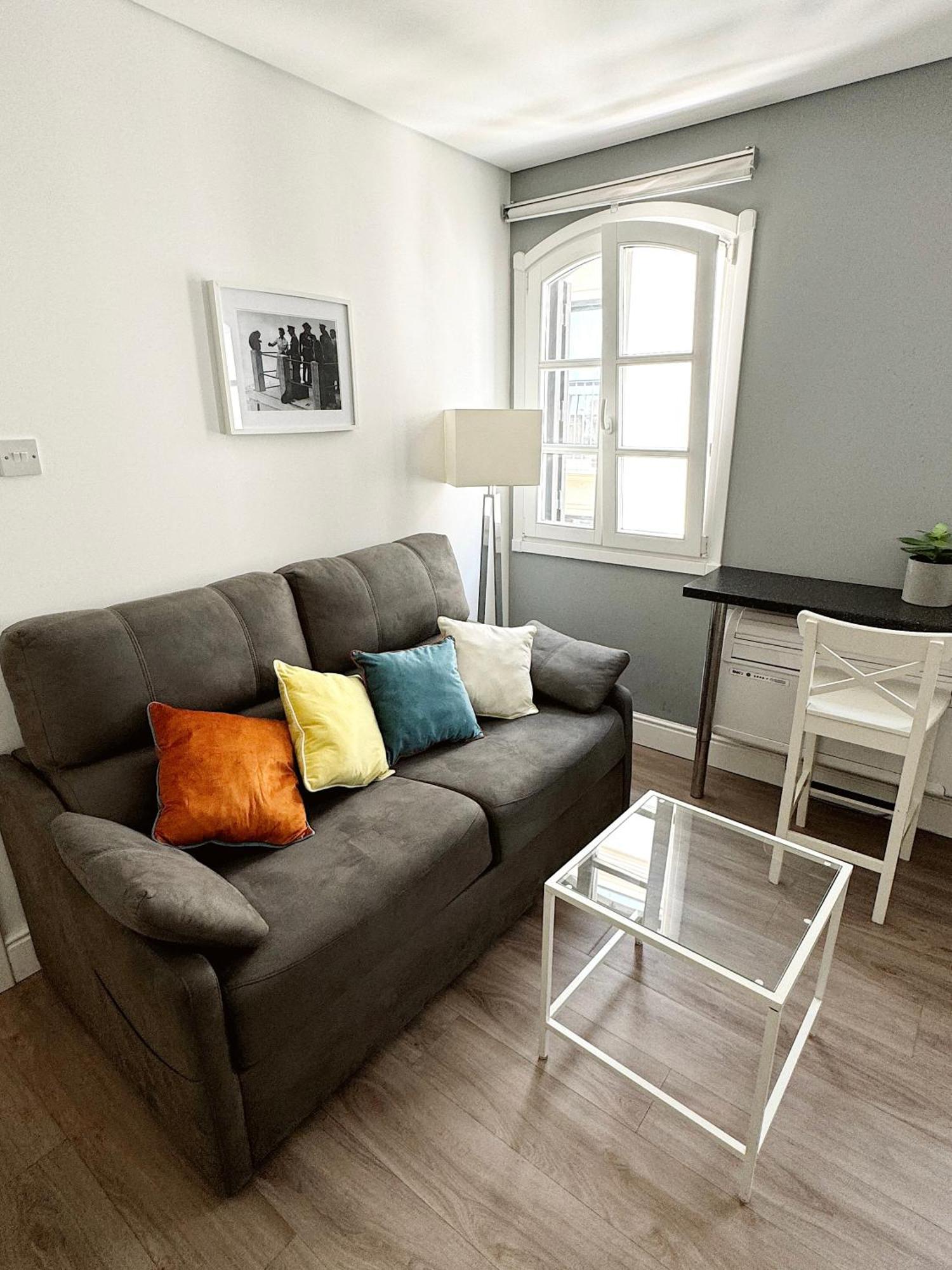 Fabulous City Centre Apartment - Grand Central House غيبرالتار المظهر الخارجي الصورة