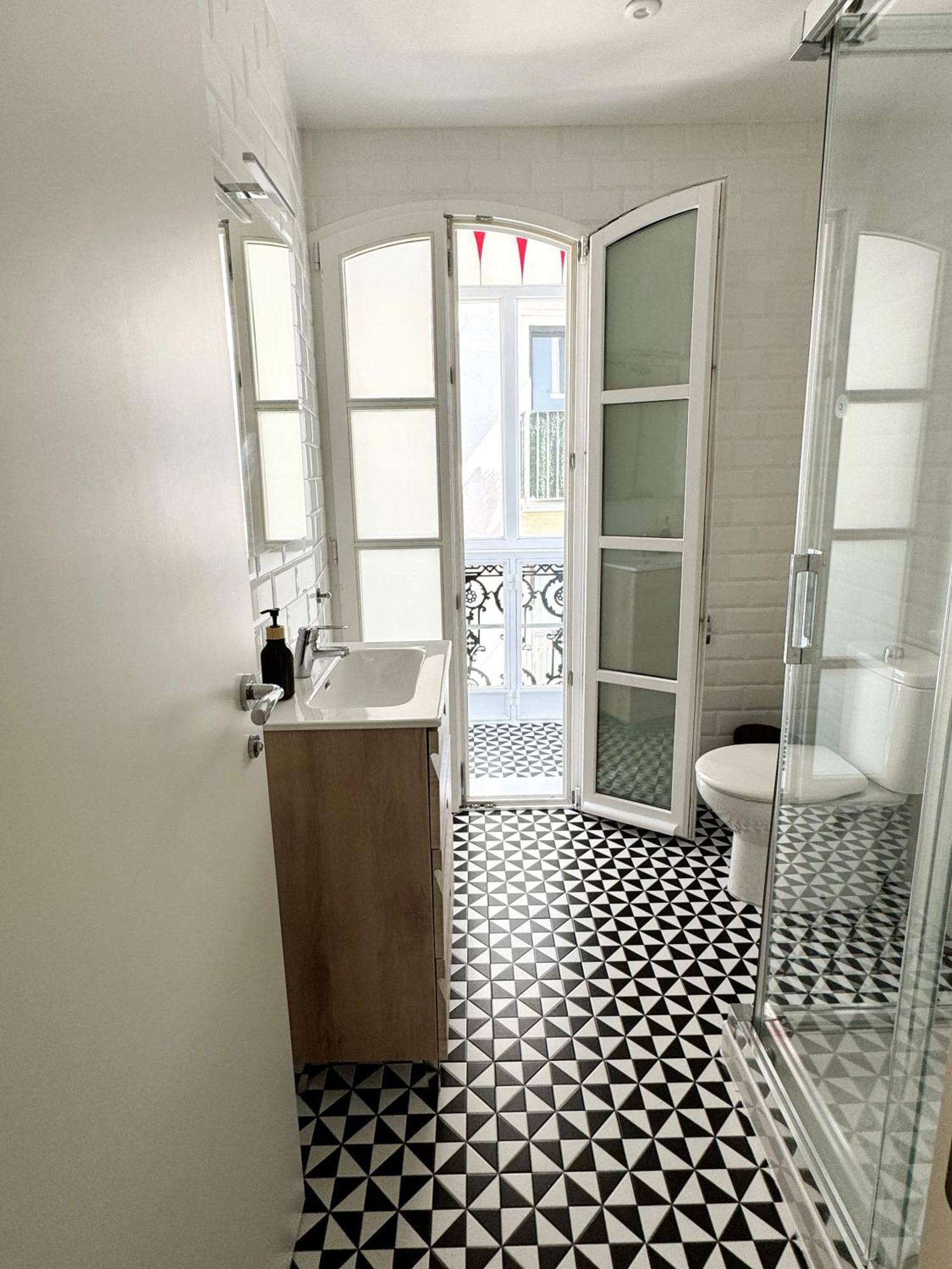 Fabulous City Centre Apartment - Grand Central House غيبرالتار المظهر الخارجي الصورة