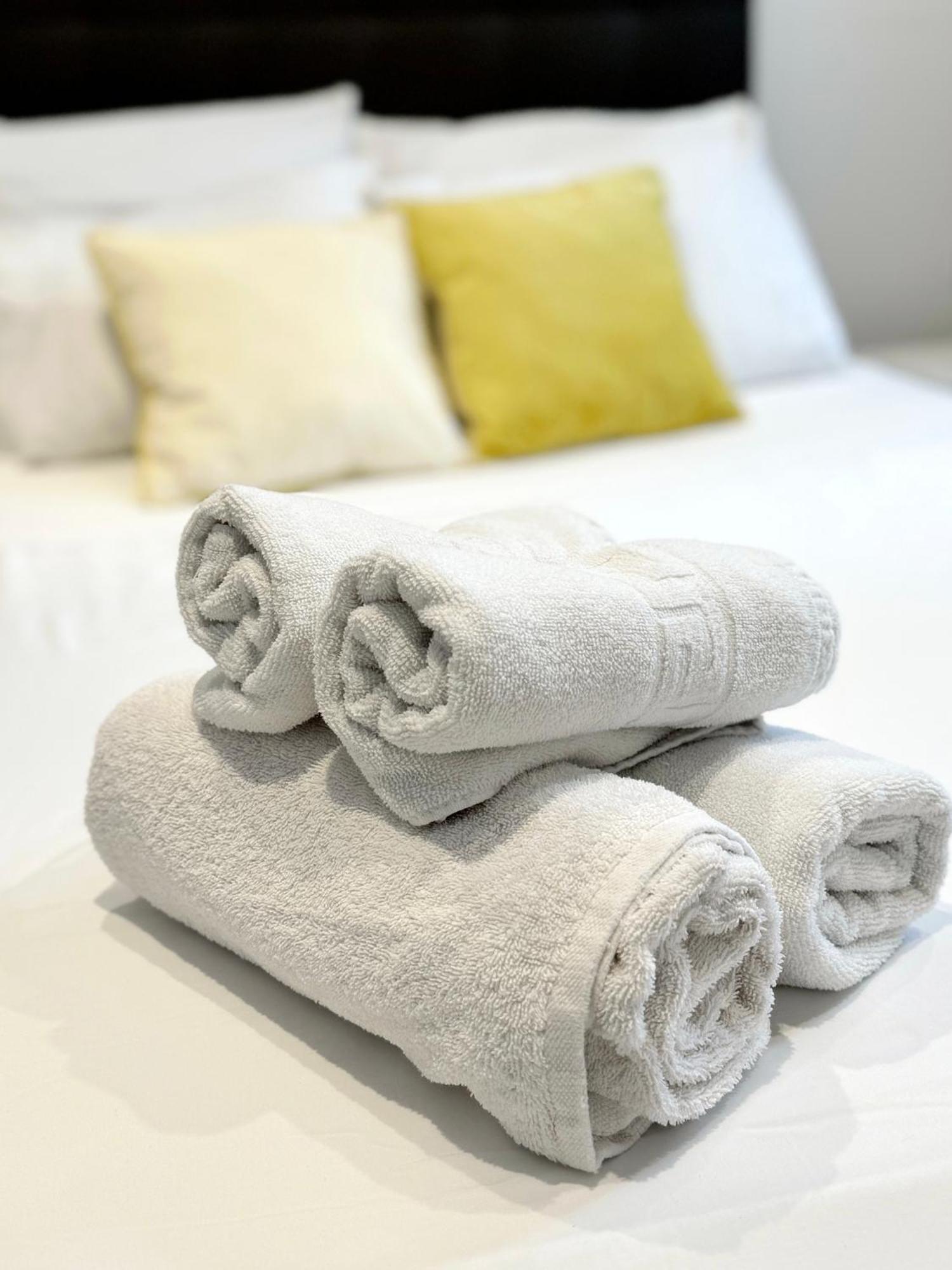 Fabulous City Centre Apartment - Grand Central House غيبرالتار المظهر الخارجي الصورة