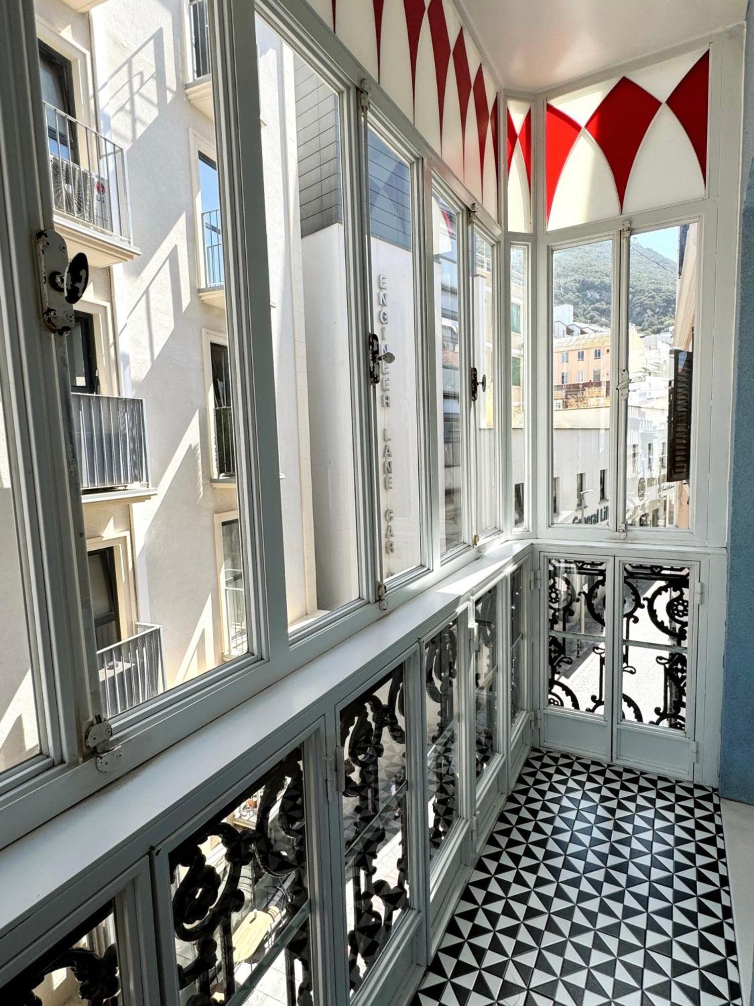 Fabulous City Centre Apartment - Grand Central House غيبرالتار المظهر الخارجي الصورة