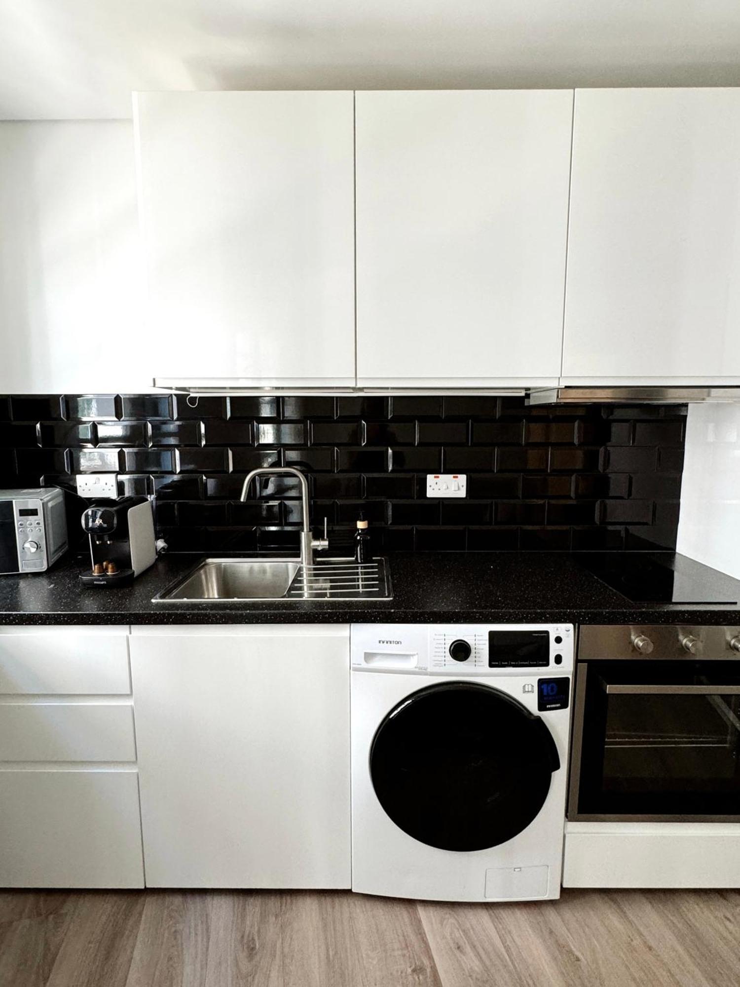 Fabulous City Centre Apartment - Grand Central House غيبرالتار المظهر الخارجي الصورة