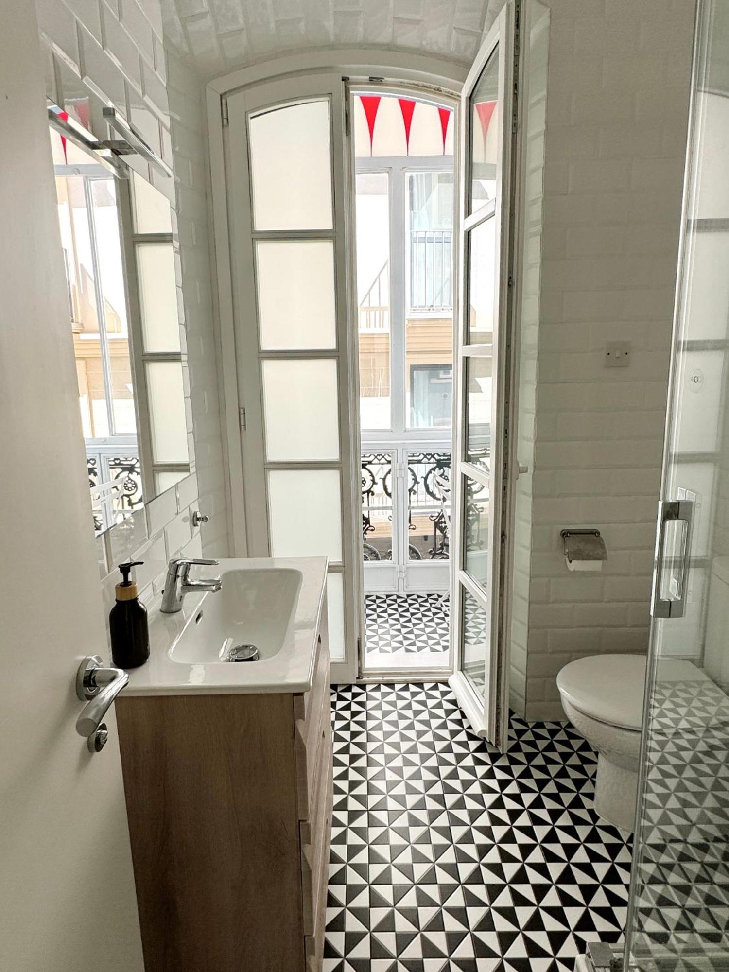 Fabulous City Centre Apartment - Grand Central House غيبرالتار المظهر الخارجي الصورة