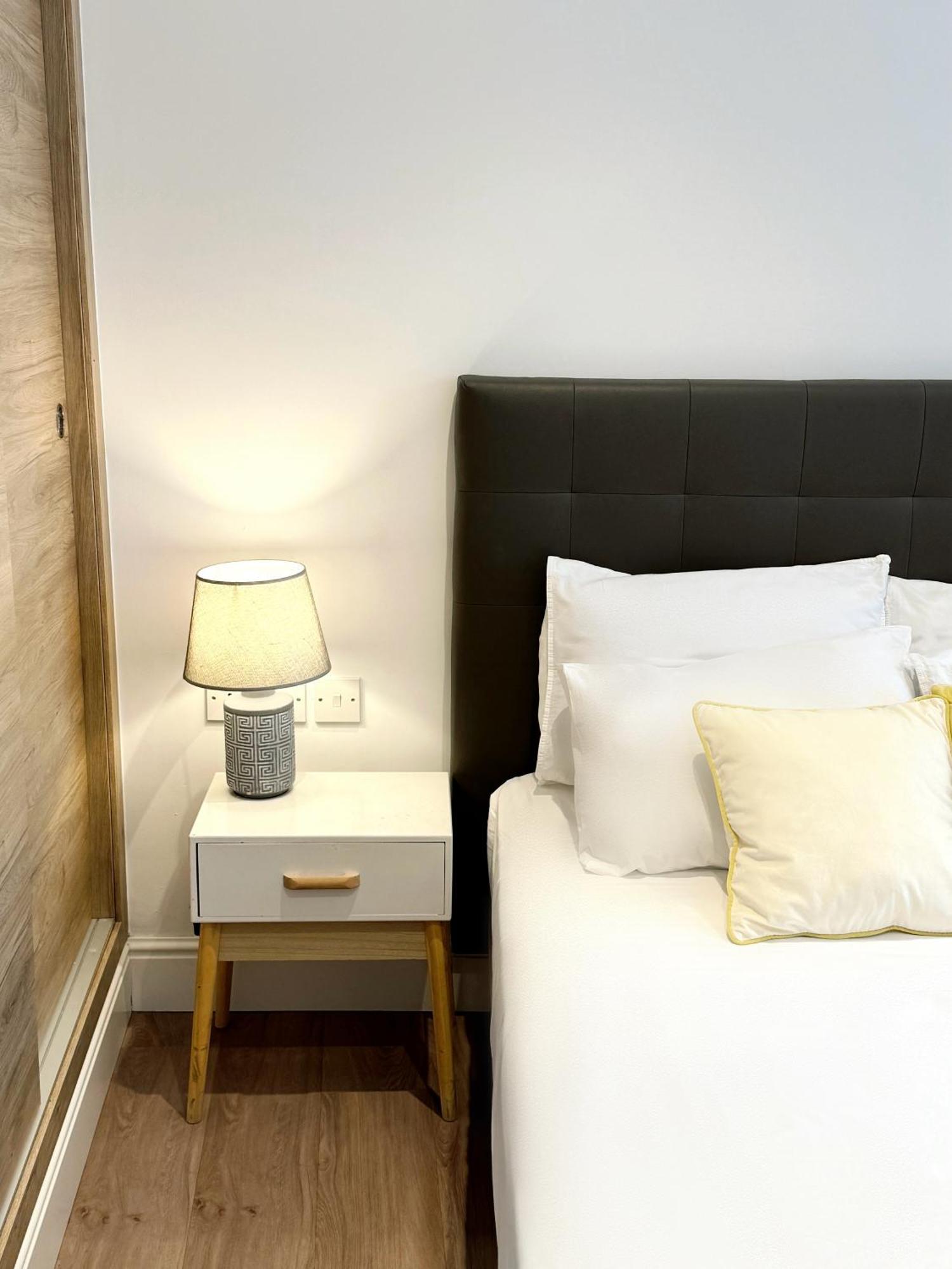 Fabulous City Centre Apartment - Grand Central House غيبرالتار المظهر الخارجي الصورة